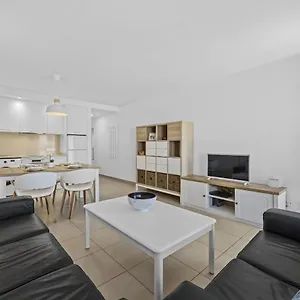 Casahost Bastian Boutique Ii Seaview Apartment